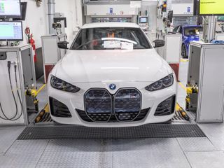 BMW Begins Rolling Out The i4 From Its Munich Manufacturing Facility