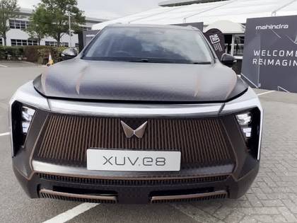 xuv 700 ev