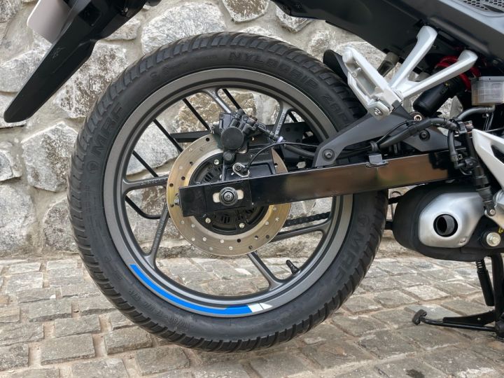 Bajaj Pulsar P150 Twin Disc vs Single Disc Differences Explained