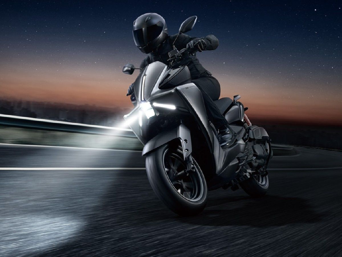 Yamaha's Aerox 155 Sporty Scooter Gets Traction Control