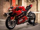 These Ducati Panigale V4s Are Loud & Absolutely Gorgeous
