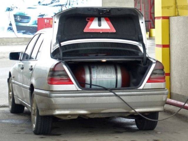 New Rule Could Soon Let BS6 Car Owners Retrofit CNG Kits - ZigWheels