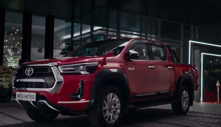 Toyota Hilux Pickup Unveiled In India; Launch In March 2022 - ZigWheels