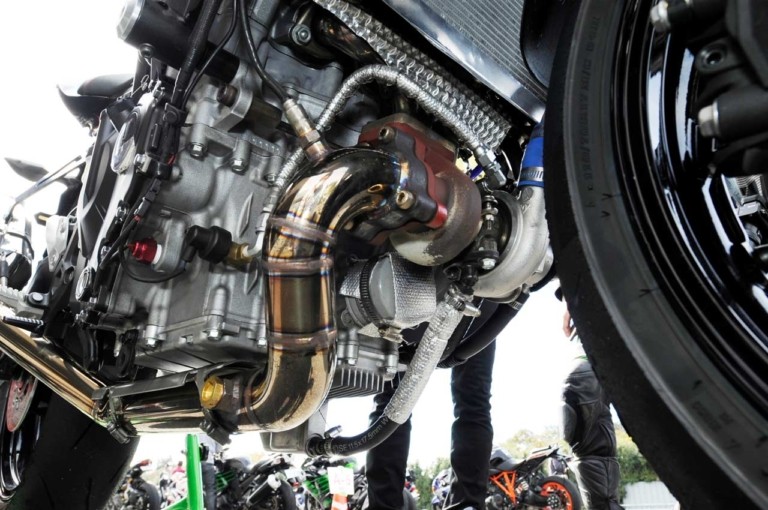 Custom Trick Star Kawasaki ZX-25R Turbo Makes 70PS - ZigWheels