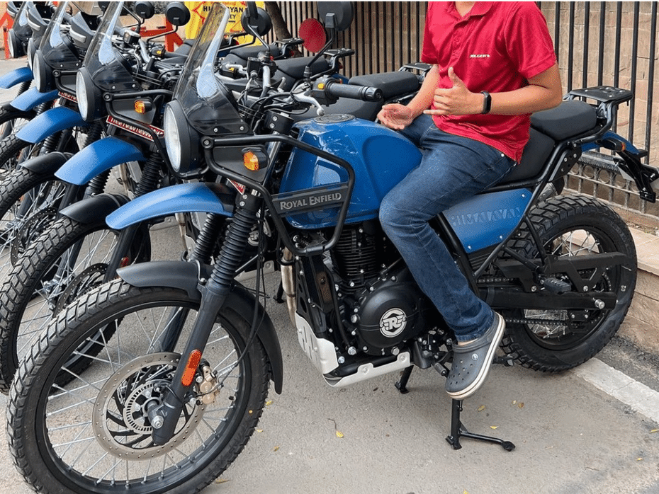 Royal Enfield Himalayan Gets Two New Colours - Glacial Blue And Dune Brown