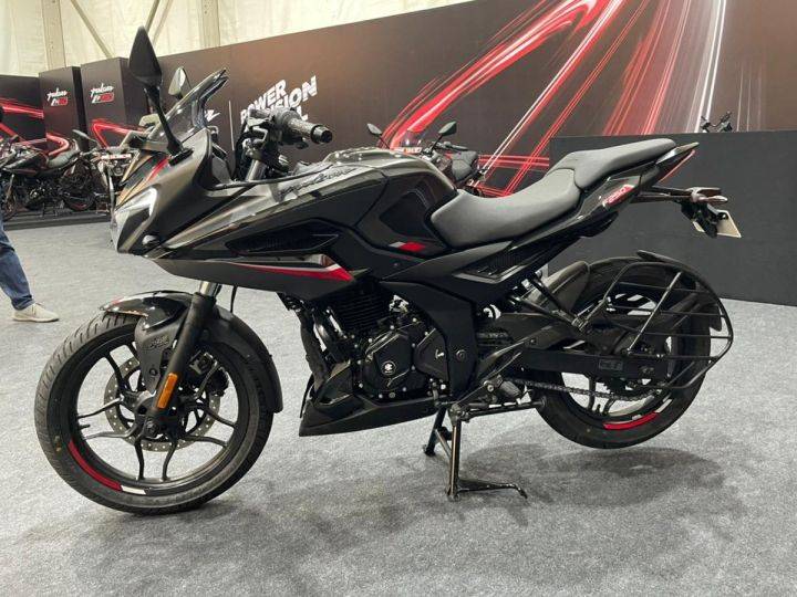 Bajaj Pulsar F250 All-Black Dual-Channel ABS Variant Image Gallery ...