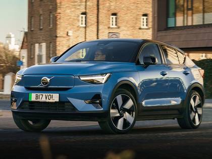 Rear-wheel drive, more range and faster charging for fully electric Volvo  C40 and XC40 models - Volvo Cars Global Media Newsroom