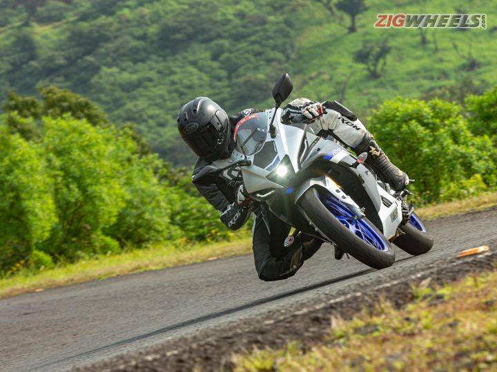 Best helmet for yamaha r15 online v3