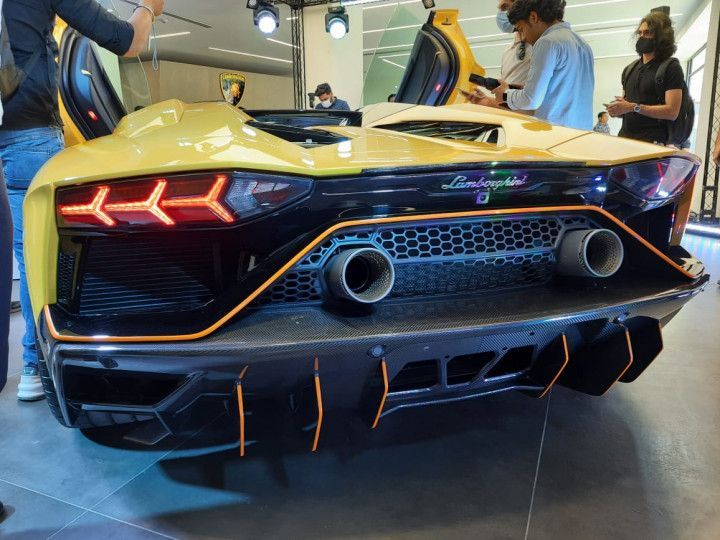 Lamborghini Aventador Ultimae Introduced In India - ZigWheels