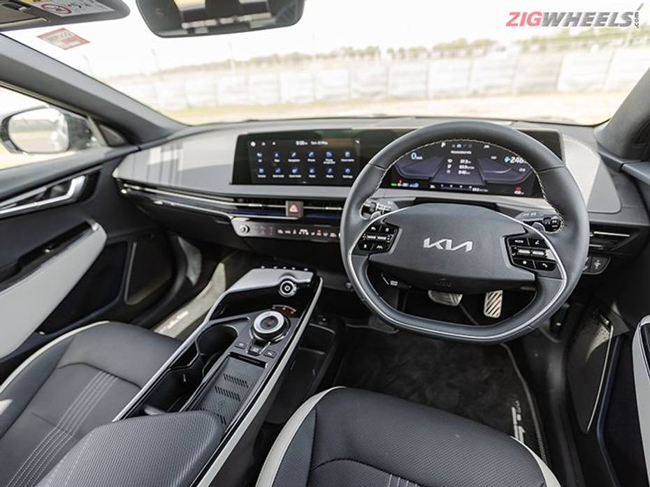 Kia EV6 dashboard showing curved twin floating displays