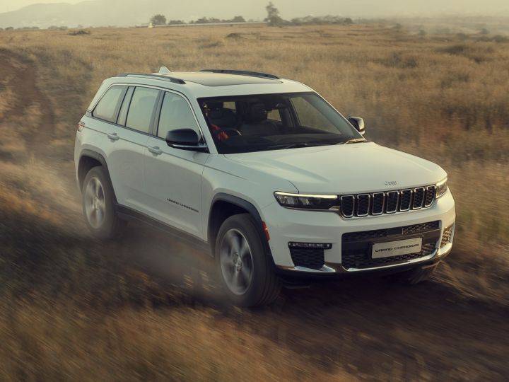 Jeep Grand Cherokee May Be Luxurious But It Is Still An Off-roading SUV ...