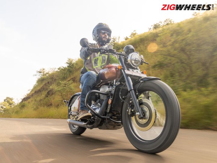 Jawa 42 Bobber Vs Perak: Real World Performance, Mileage Compared ...
