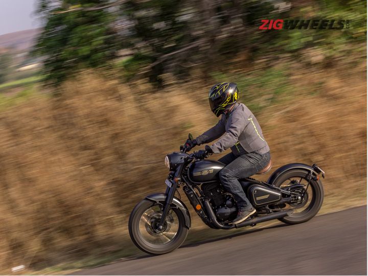 Jawa 42 Bobber Vs Perak: Real World Performance, Mileage Compared ...