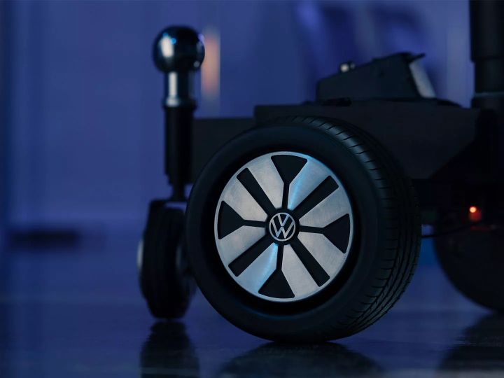 Volkswagen’s Office Chair Concept Is A Featureladen EV For Indoor Use