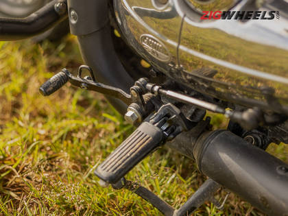 Jawa 42 Bobber Review: Performance, Features, Comfort And More - ZigWheels