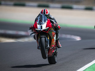 The 2023 Ducati Panigale V4 R Is An Insane 240PS, 181kg Road-legal Motorcycle!