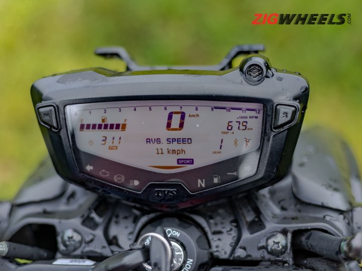 TVS Apache RTR 160 2V vs 4V Differences Explained ZigWheels