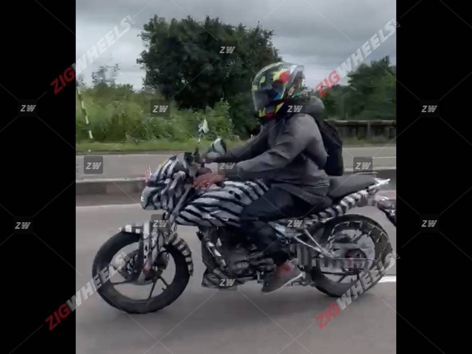 2022 Bajaj Pulsar N150 Spied 