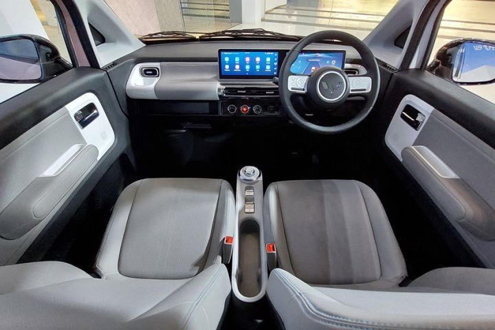 MG Teases Comet EV's Cabin Yet Again, Reveals Dashboard Design With Dual  Screens Ahead Of Debut On April 19 - ZigWheels