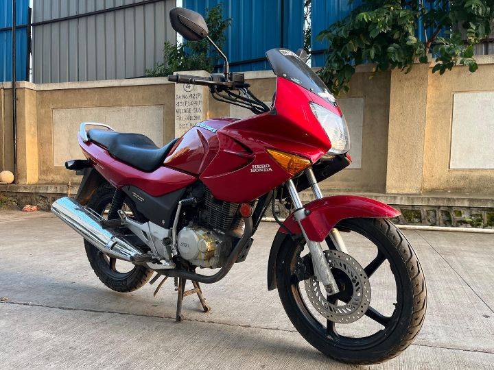 Hero Karizma XMR vs Hero Honda Karizma Old Model Differences