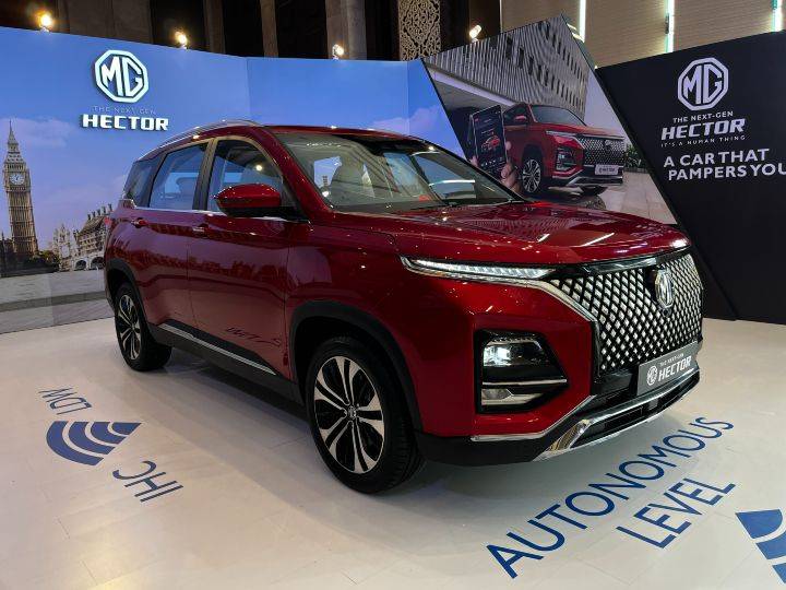 Facelifted MG Hector And Hector Plus Break Cover In India, All Details