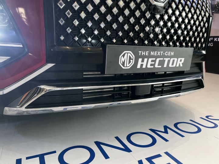 Facelifted MG Hector And Hector Plus Break Cover In India, All Details