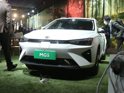 MG eHS Showcased At Auto Expo 2023 - ZigWheels
