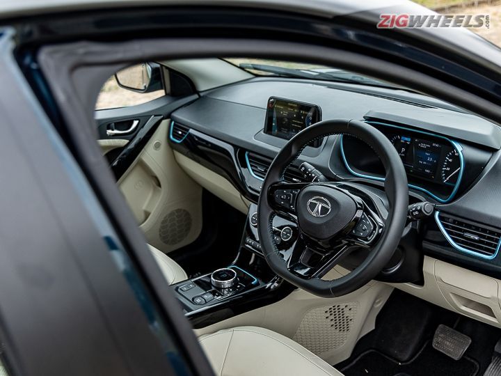 Mahindra XUV400 EV Vs Tata Nexon EV Dimensions, Performance, Range