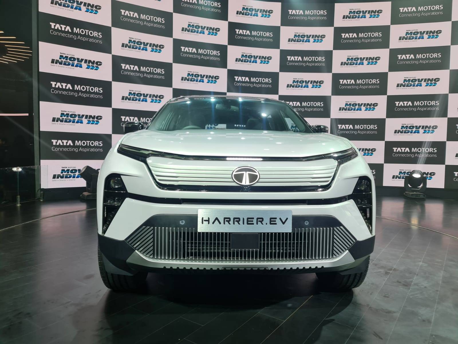 Auto Expo 2023 Allelectric Tata Harrier EV Breaks Cover, ZigWheels