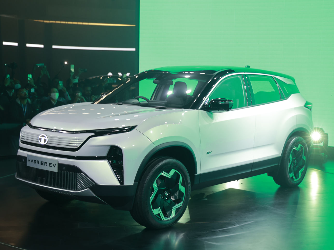 Auto Expo 2023 Tata Harrier EV Previews Facelifted ICEpowered SUV