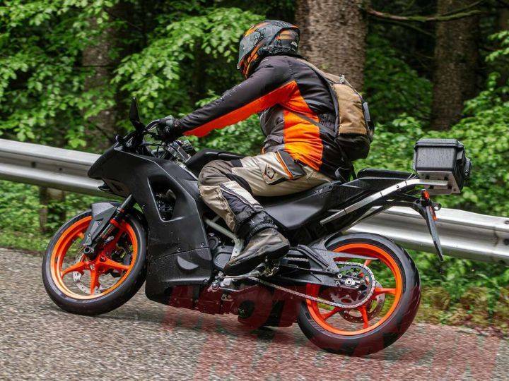 2025 KTM RC 390 Spied Testing Abroad - ZigWheels