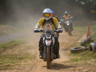 Learning To Rule The Dirt With Reise Moto