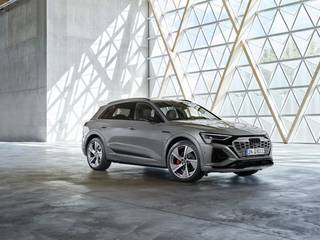 Watch: Audi Q8 e-tron’s Epic Light Show From Its Matrix LED Headlamps Watch: Audi Q8 e-tron’s Epic Light Show From Its Matrix LED Headlamps