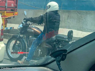 New Royal Enfield Meteor 350 Variant With Spoke Wheels Incoming?