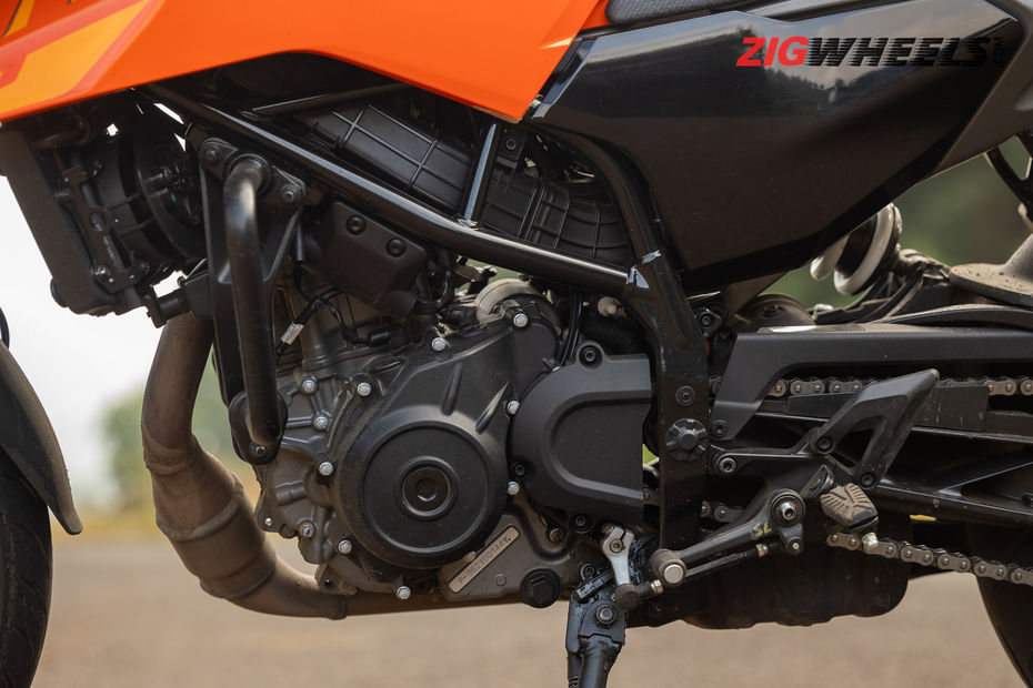 2024 KTM 250 Duke First Ride Review GearBox