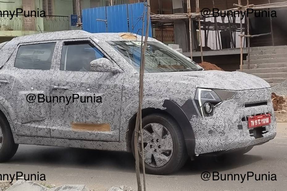 2024 Mahindra XUV400 Facelift Spied Testing For First Time - ZigWheels