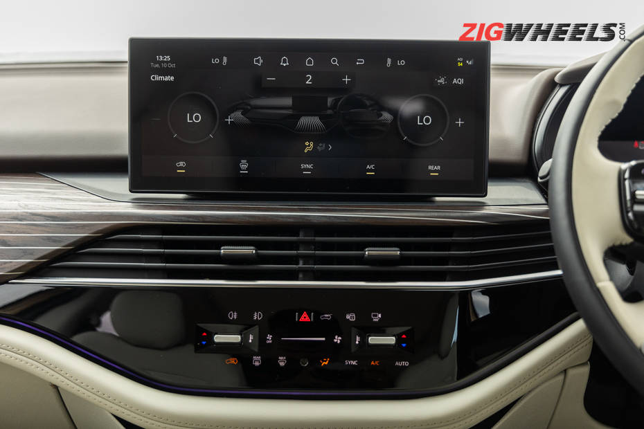 Tata Safari Infotainment System