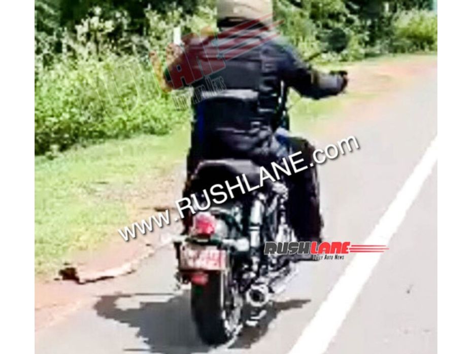 Royal Enfield Shotgun 350 Spied With A Seat