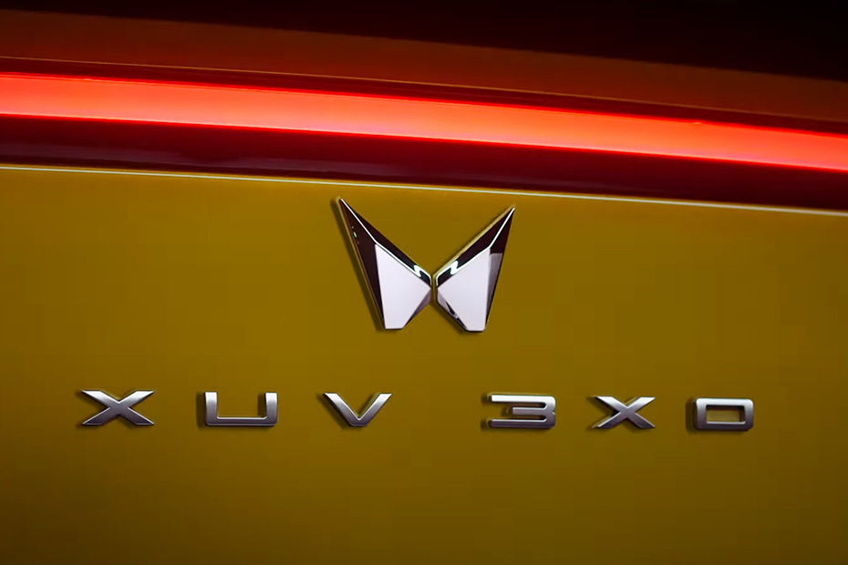 Mahindra XUV300 facelift, the XUV 3XO teased