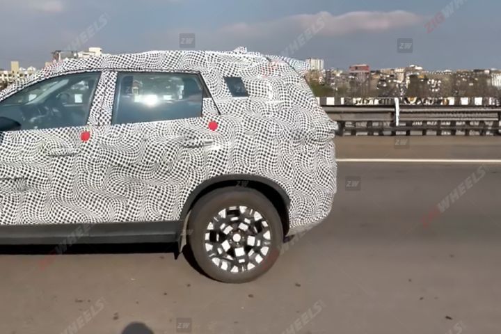 Tata Safari EV Spied