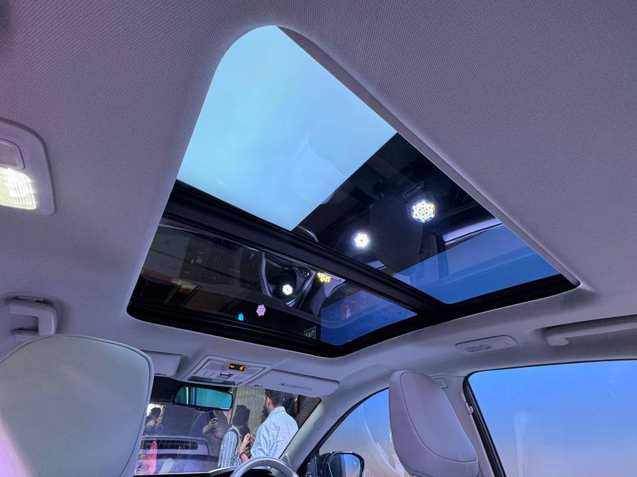 Tata Curvv EV Panoramic Sunroof