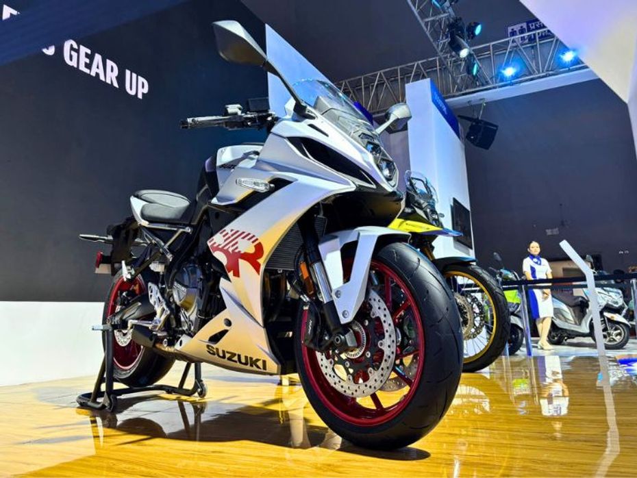 Suzuki V-Strom 800DE And GSX-8R Showcased At The 2024 Bharat Mobility Expo