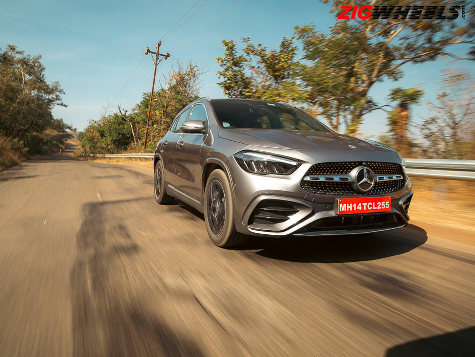Mercedes Benz GLA 2024 driving Mercedes Benz GLA 2024 driving front