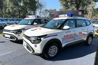 Kia Delivers 71 Specially Customised Carens MPV To The Punjab Police