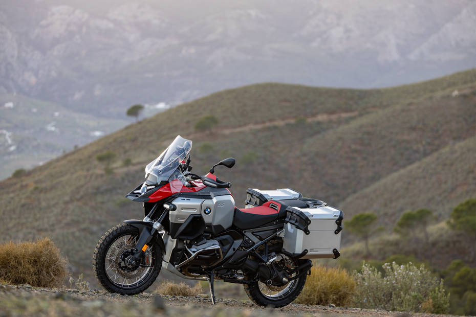 BMW R 1300 GS Adventure Unveiled