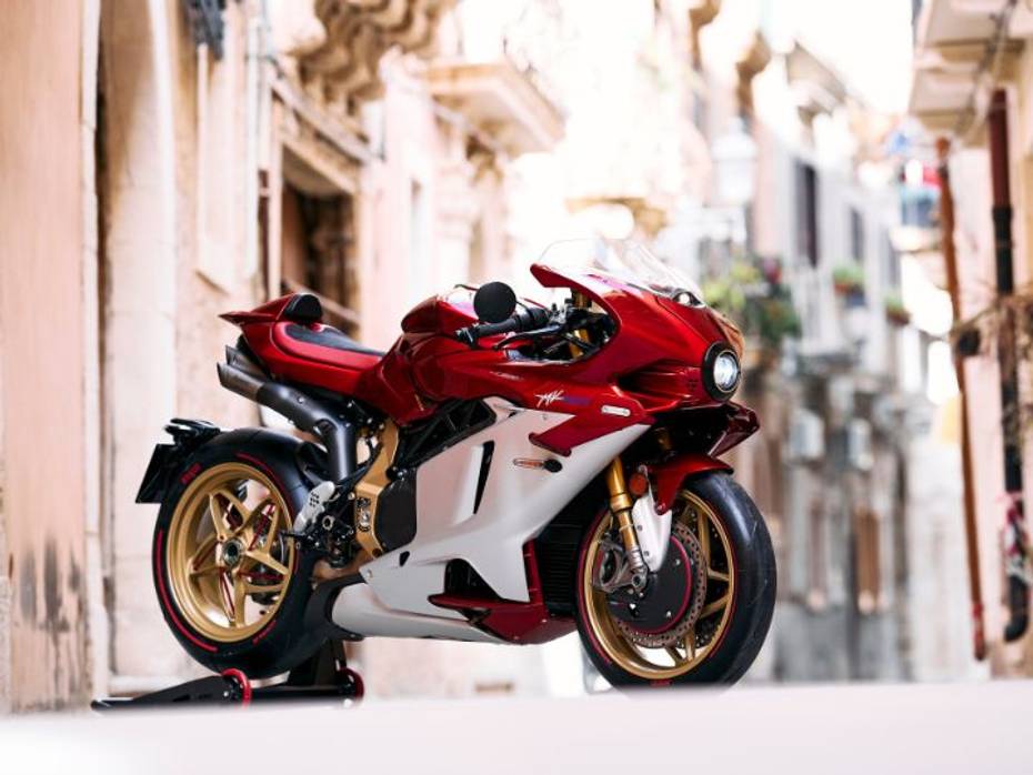 MV Agusta Superveloce 1000 Serie Oro Front Three Fourth