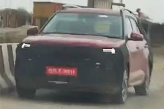 2024 Hyundai Alcazar Facelift Spied Sporting New Red Colour In India