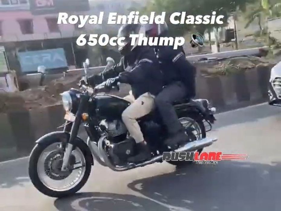 Royal Enfiel Classic 650 - Front and Side