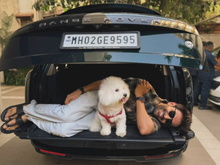 Kartik Aaryan Flaunts His New Land Rover Range Rover Worth Nearly Rs 5 Crore With A Dash Of Humour Kartik Aaryan Flaunts His New Land Rover Range Rover Worth Nearly Rs 5 Crore With A Dash Of Humour
