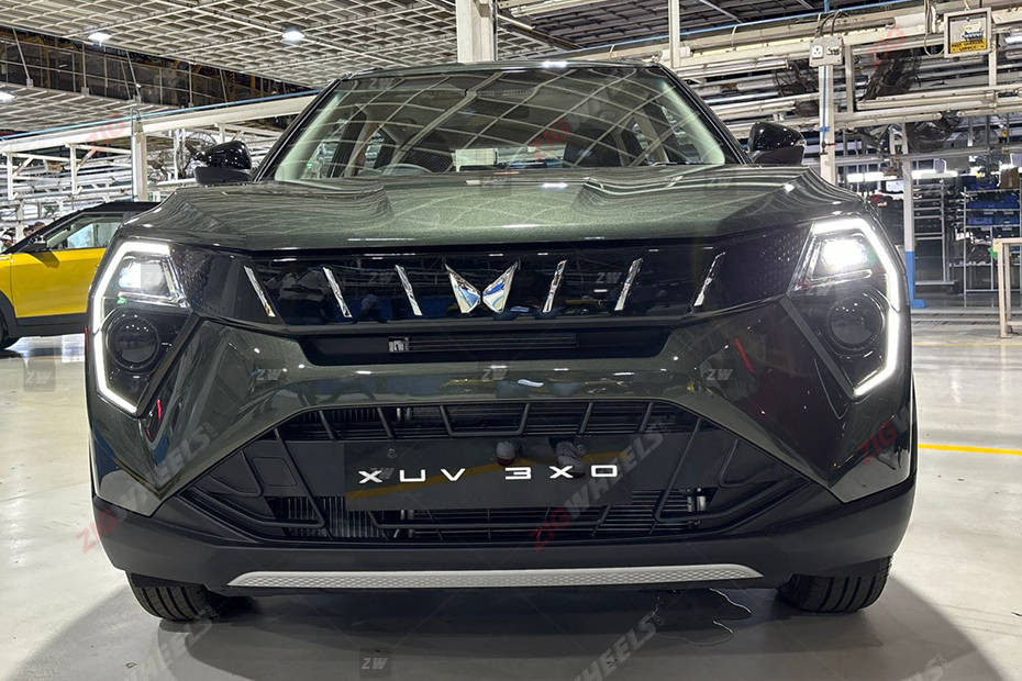 Mahindra XUV 3XO AX5